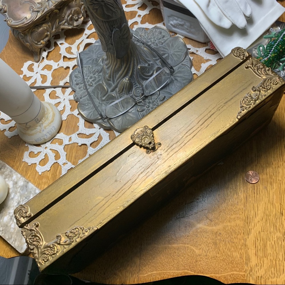 Vintage Gilt Wood & Gesso Dresser Top Glove Box - Picture 5 of 13